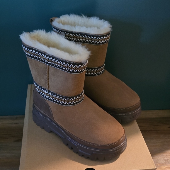 UGG Classic Mini Trailblazer Boots - Brown - Picture 3 of 7